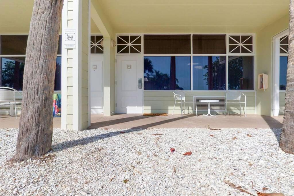 Sea Breeze, Studio 510, Beach Steps Away!+Pool+Wifi Ruskin Exteriör bild