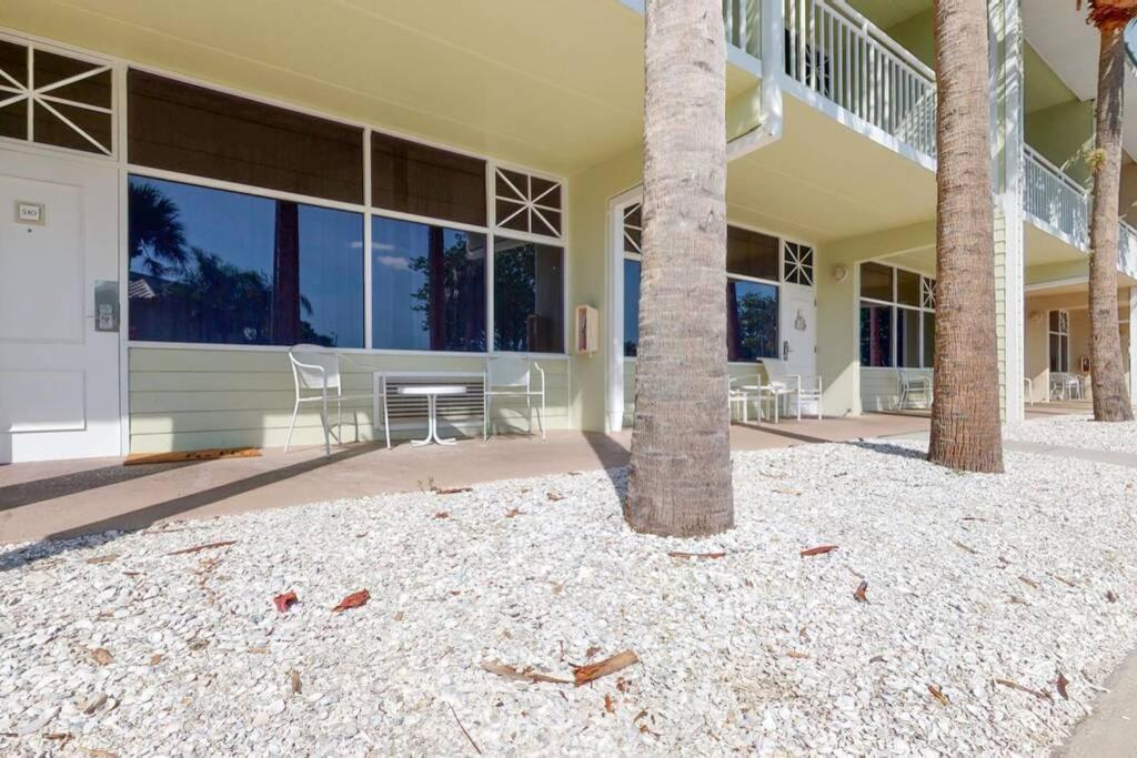 Sea Breeze, Studio 510, Beach Steps Away!+Pool+Wifi Ruskin Exteriör bild