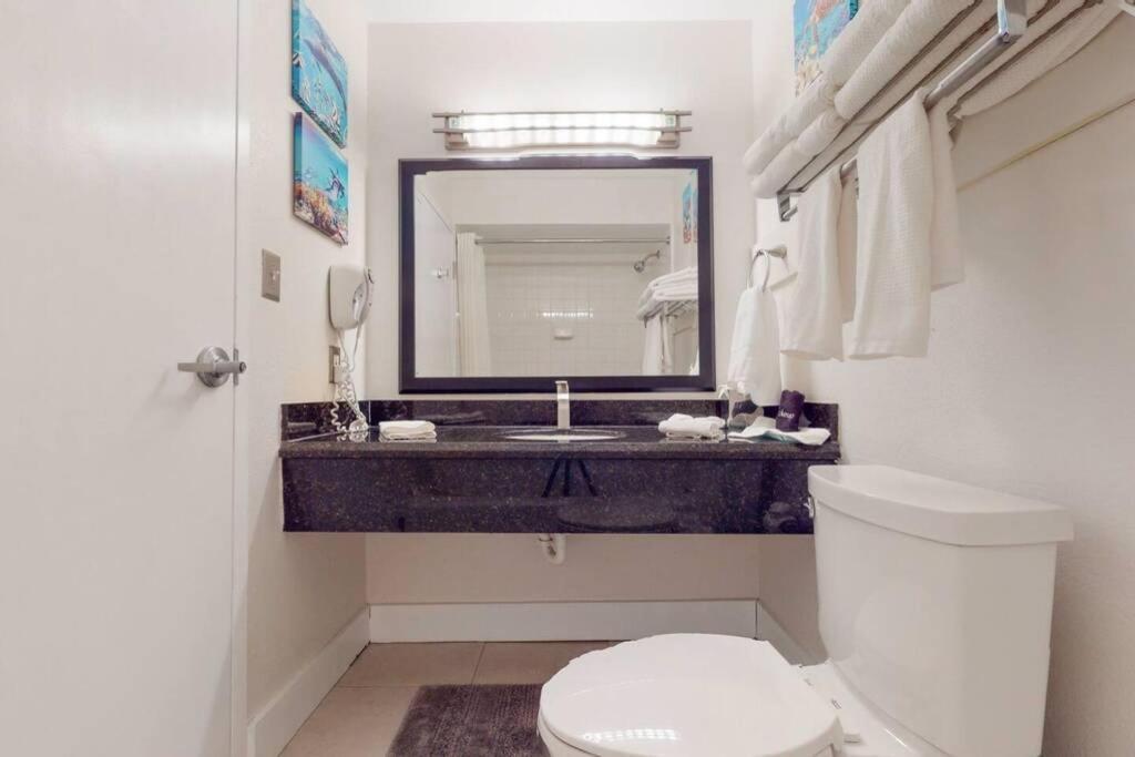 Sea Breeze, Studio 510, Beach Steps Away!+Pool+Wifi Ruskin Exteriör bild